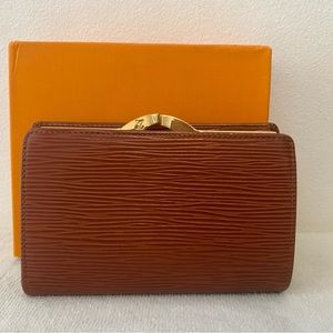 COPY - EUC Authentic Louis Vuitton Epi Kisslock Bifold Wallet